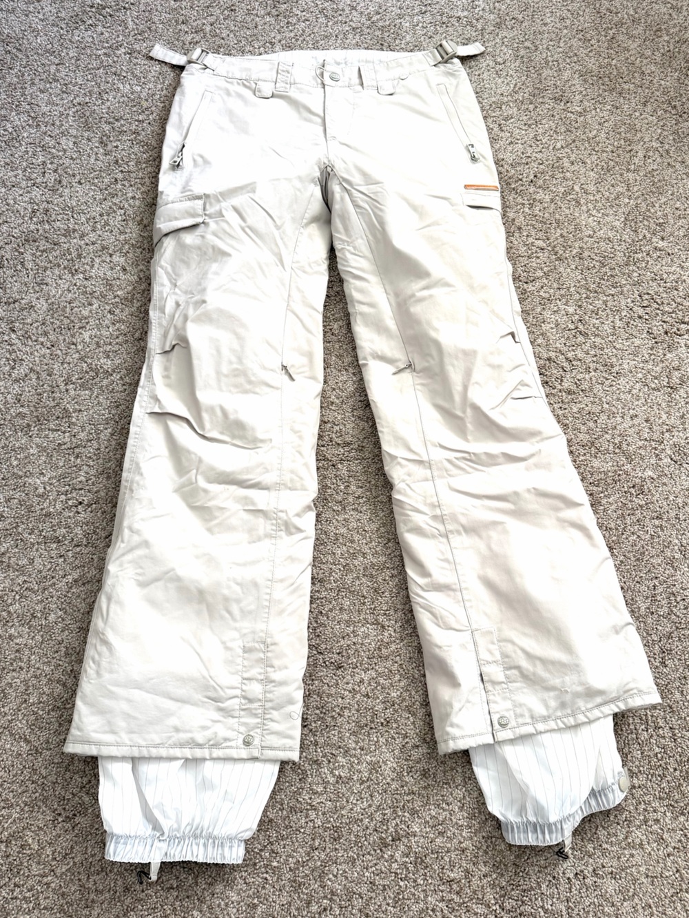 Foursquare Womens Insulated Snowboard Pants in Light Grey. Outerwear. SZ M. Ski